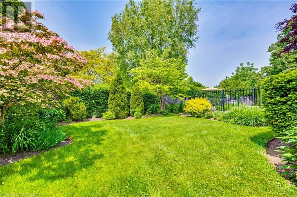 38 ALBANY DRIVE Image 36
