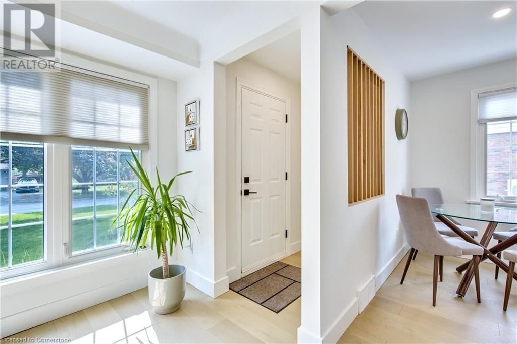 38 ALBANY DRIVE Image 4