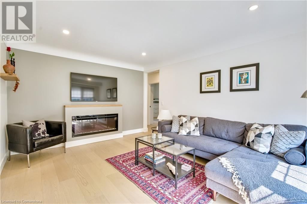 38 ALBANY DRIVE Image 5