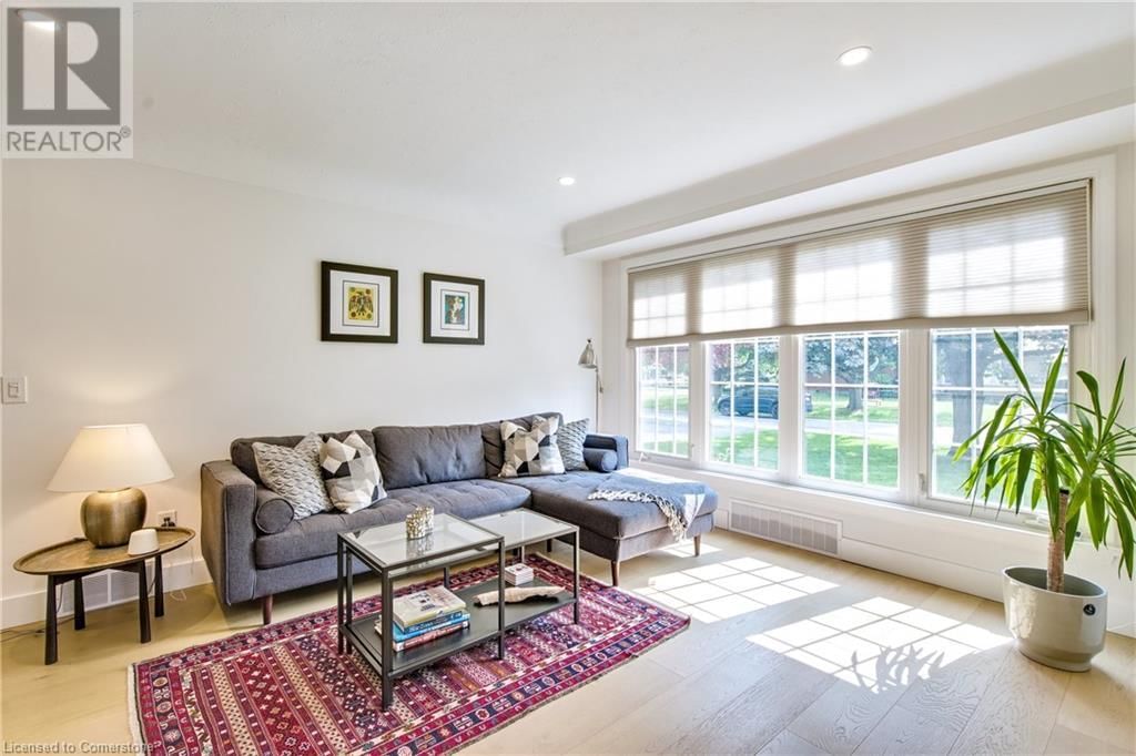 38 ALBANY DRIVE Image 6