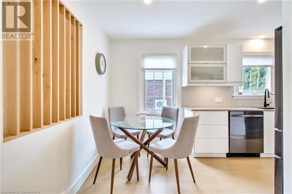 38 ALBANY DRIVE Image 9