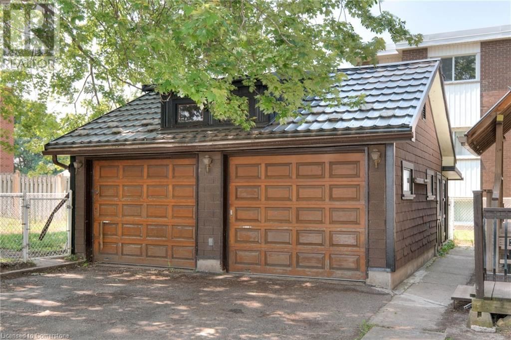 235 HOFFMAN STREET Image 10