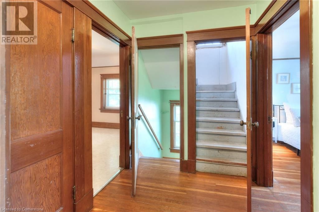 235 HOFFMAN STREET Image 32