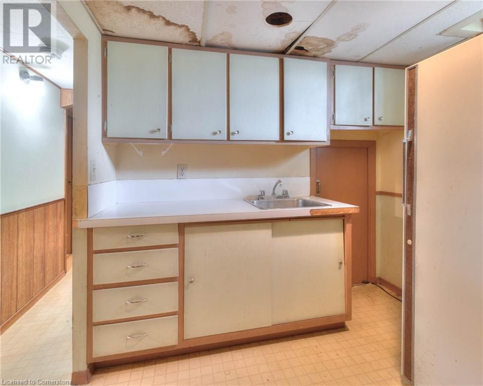 235 HOFFMAN STREET Image 37