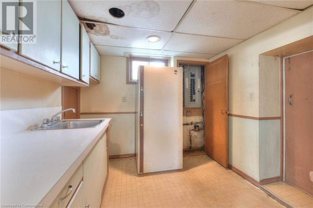 235 HOFFMAN STREET Image 38