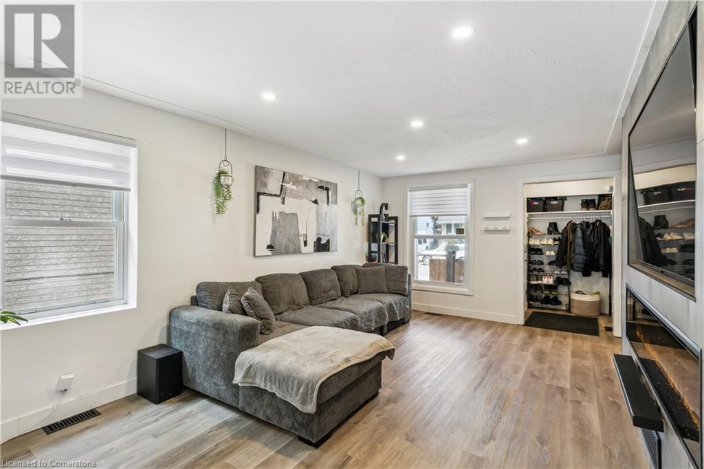 276 NORMANHURST AVENUE Image 12