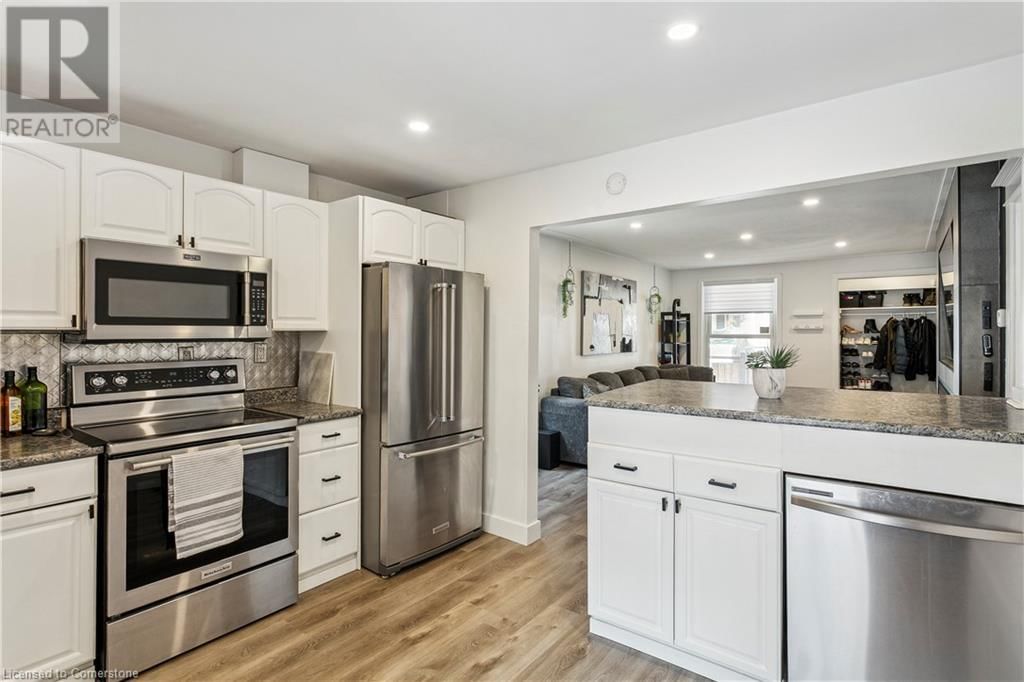 276 NORMANHURST AVENUE Image 14
