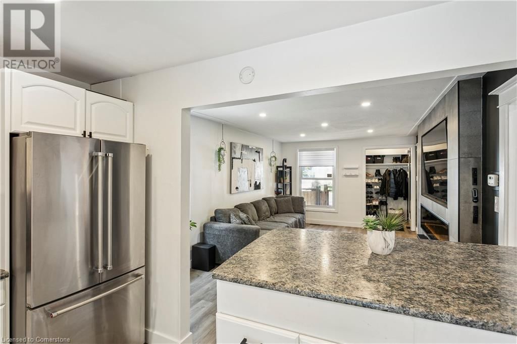 276 NORMANHURST AVENUE Image 19