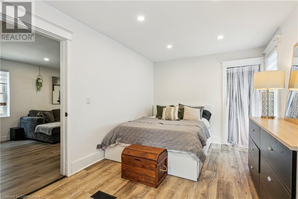 276 NORMANHURST AVENUE Image 25