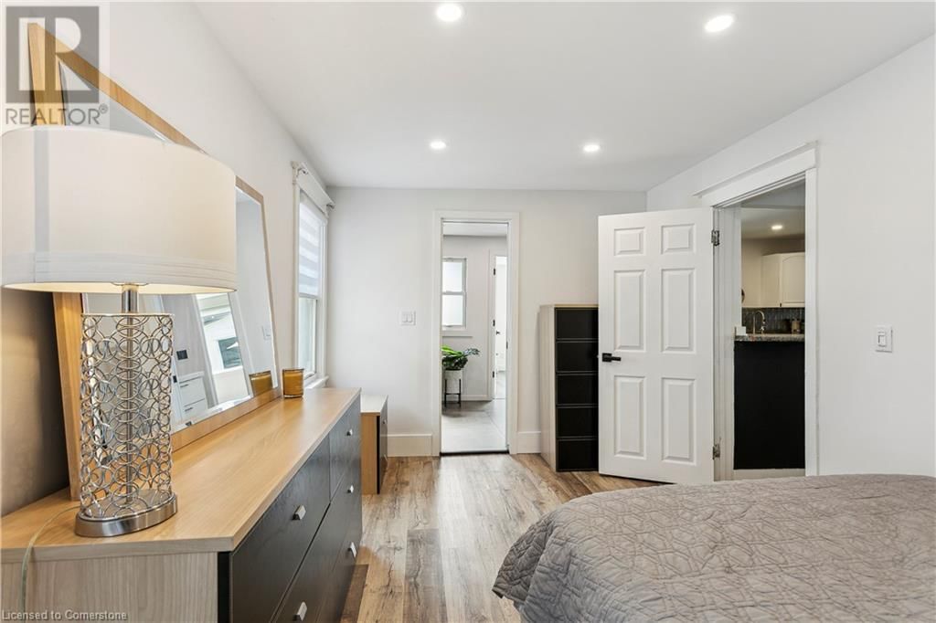 276 NORMANHURST AVENUE Image 27