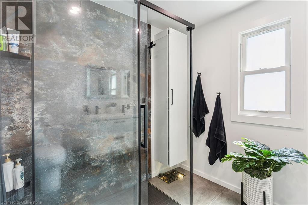 276 NORMANHURST AVENUE Image 32
