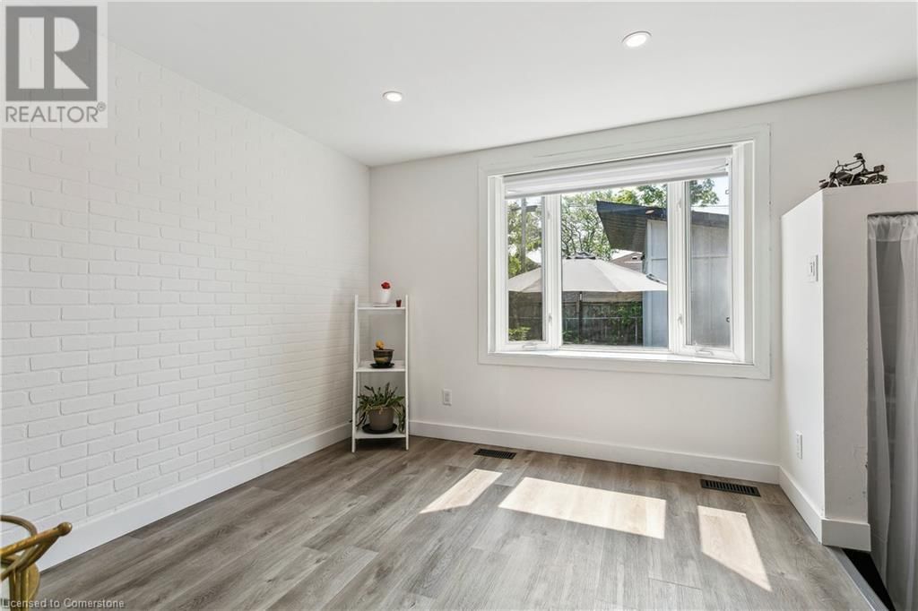 276 NORMANHURST AVENUE Image 36