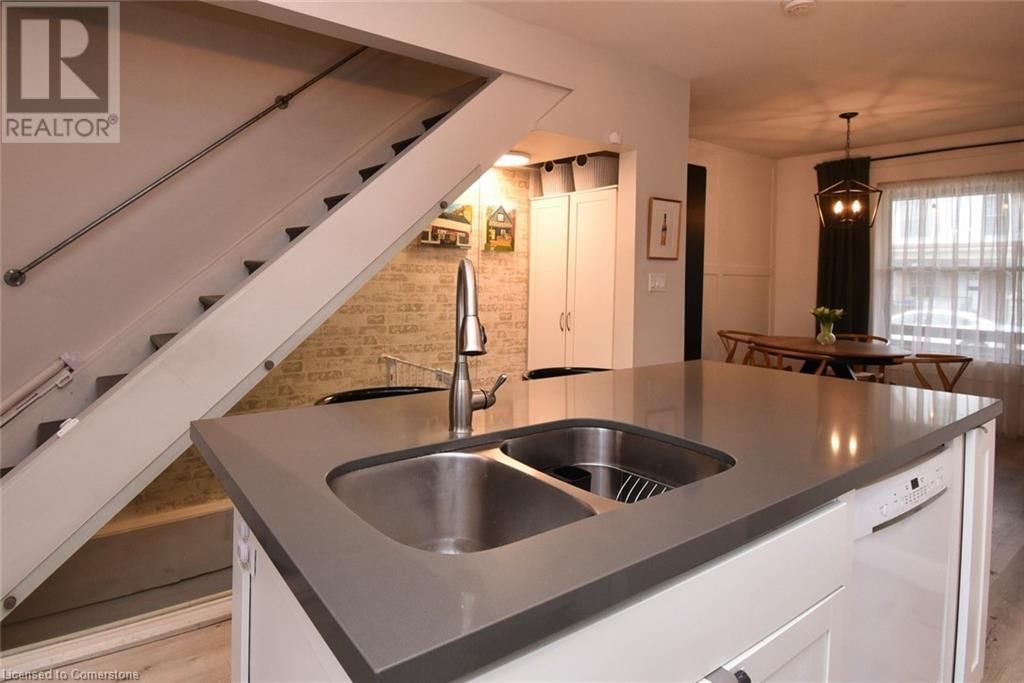 61 CHESTNUT AVENUE Image 23
