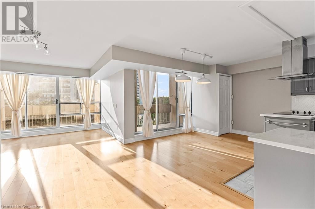523 - 1300 MARLBOROUGH COURT Image 10
