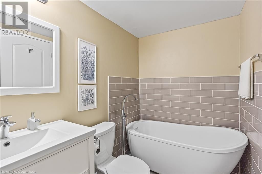 523 - 1300 MARLBOROUGH COURT Image 22