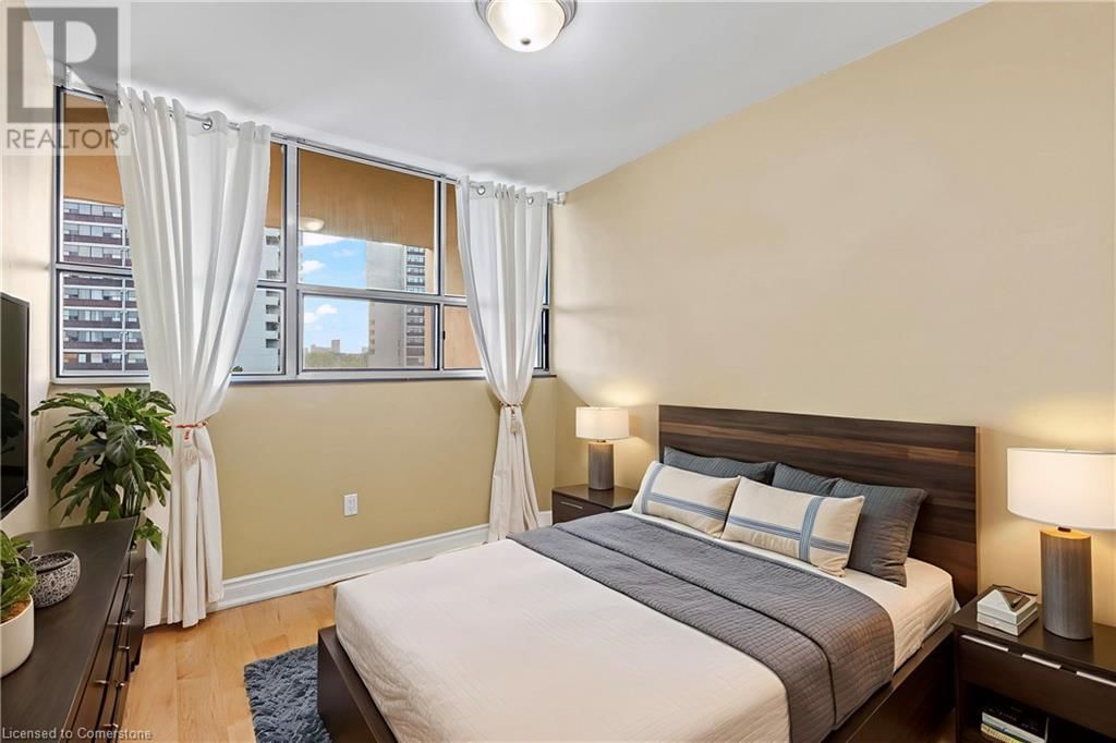 523 - 1300 MARLBOROUGH COURT Image 24