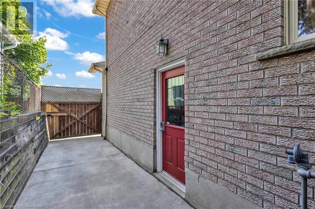 86 CORFIELD DRIVE Image 44