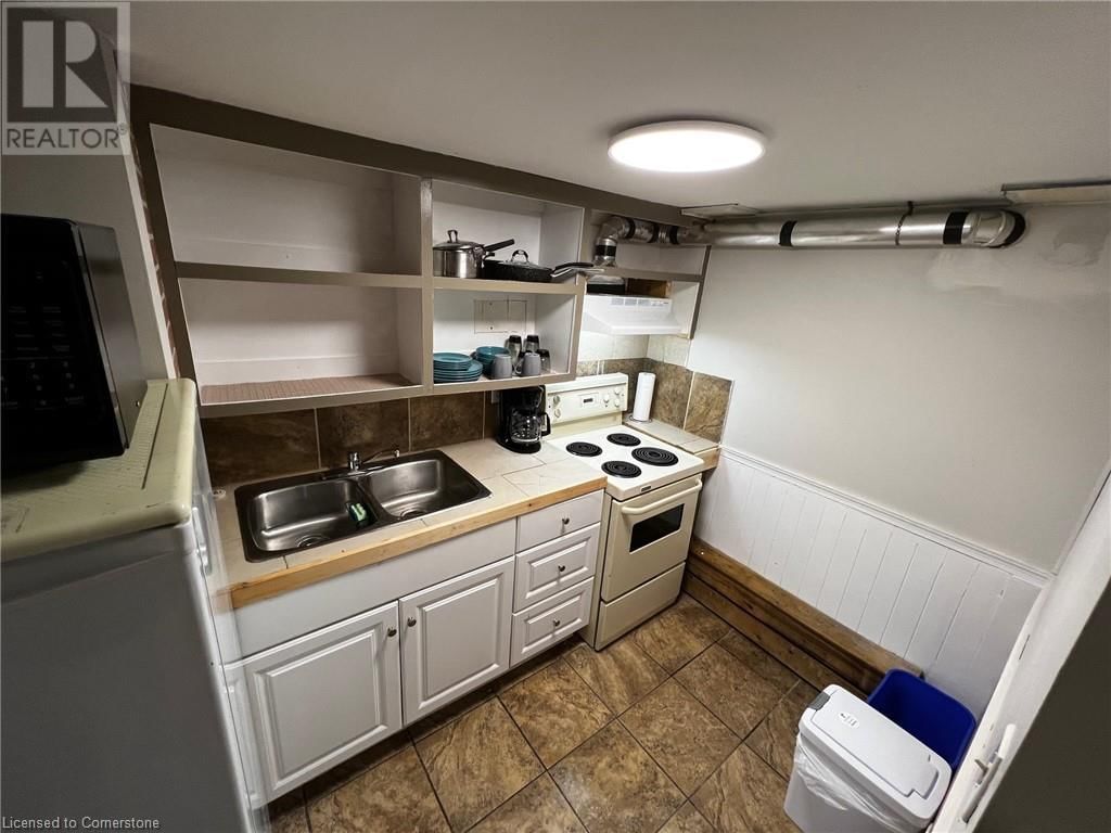 341 ANTWERP AVENUE Image 19
