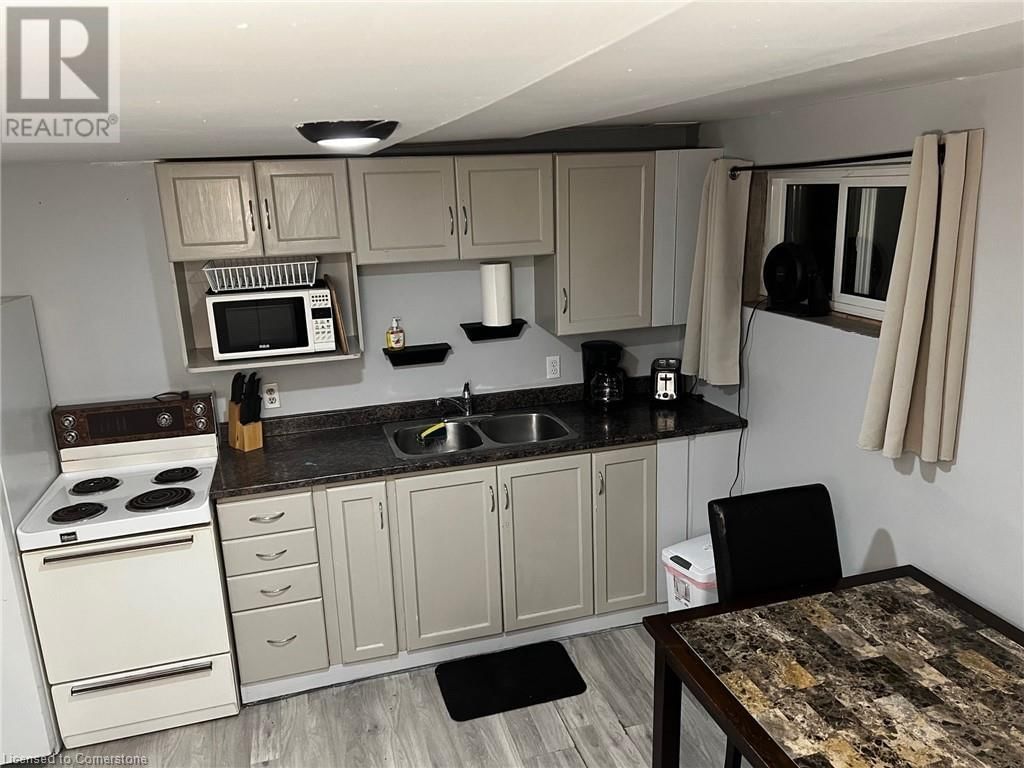 341 ANTWERP AVENUE Image 32