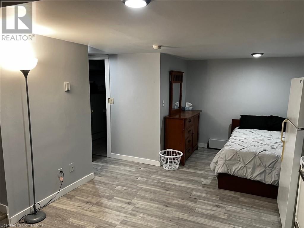 341 ANTWERP AVENUE Image 33