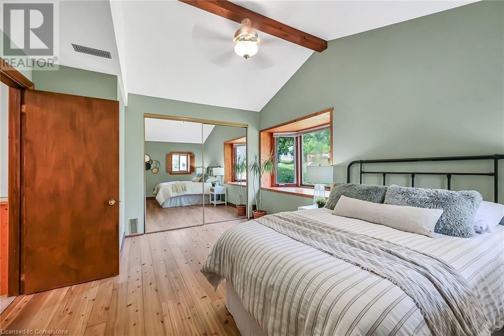70 HOME STREET Image 23