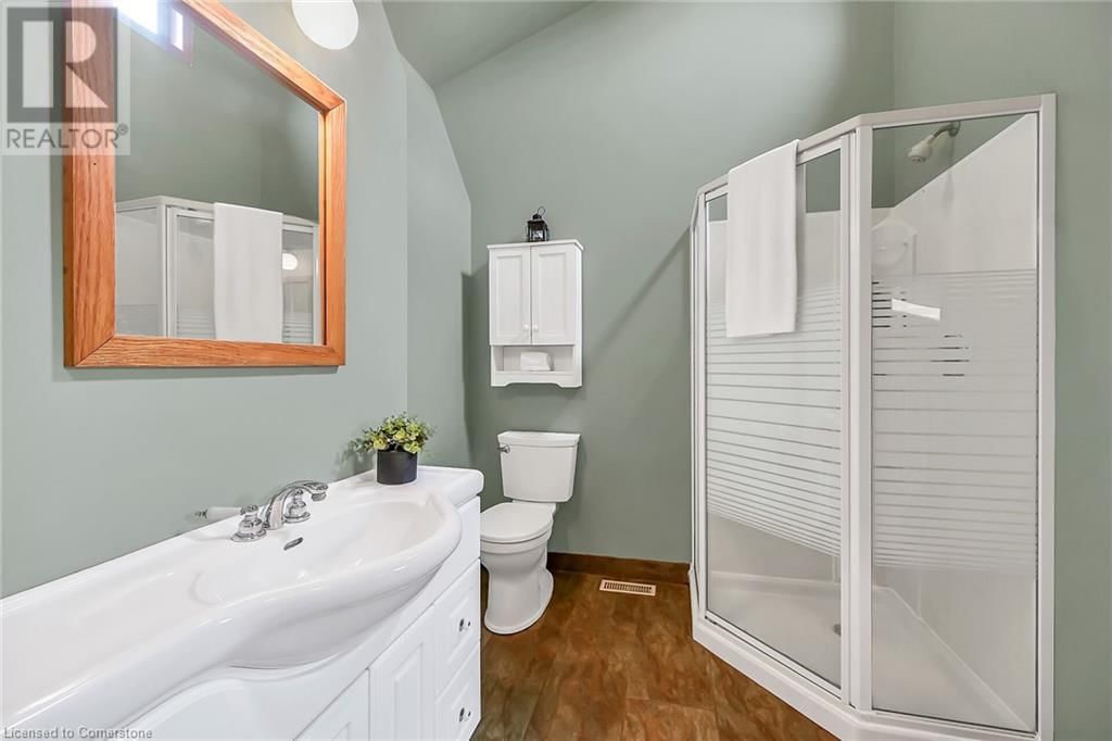 70 HOME STREET Image 25