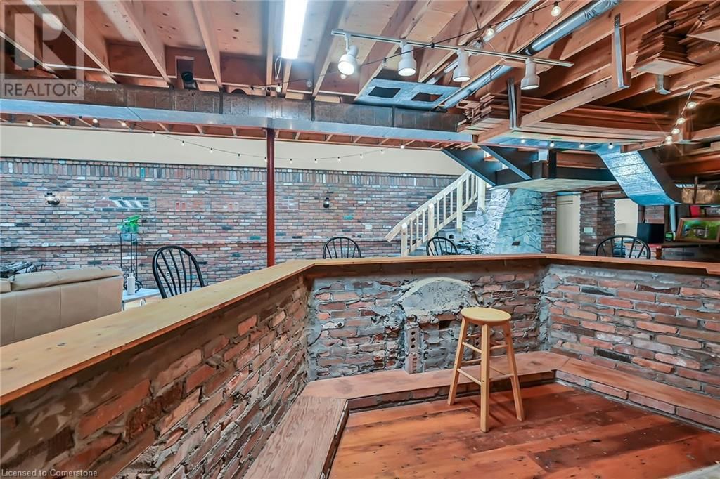 70 HOME STREET Image 34