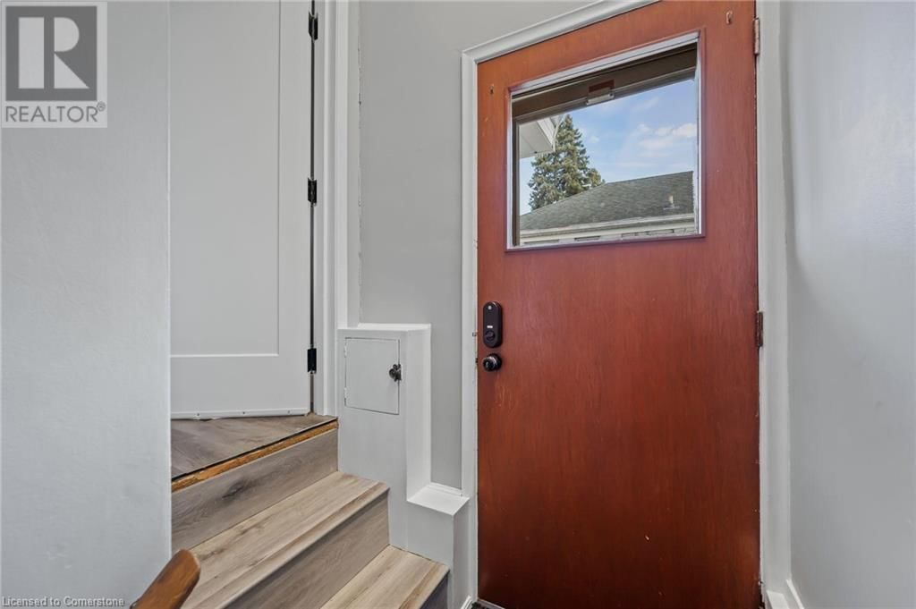 270 KATHLEEN STREET Image 23