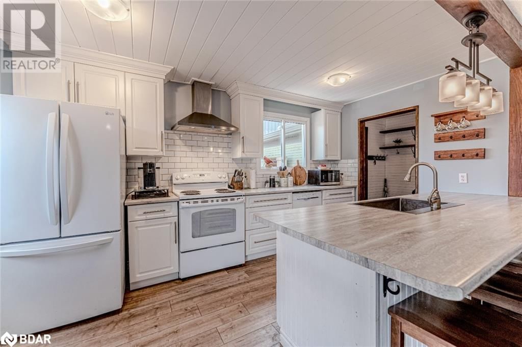 56 JANICE DRIVE Image 3