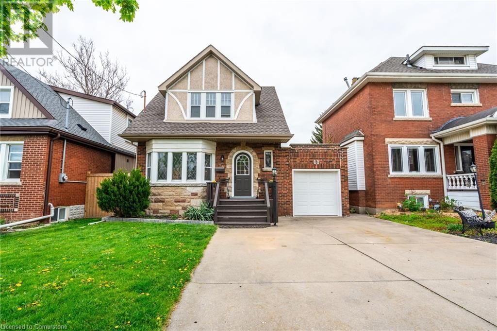 11 HUXLEY AVENUE SOUTH Image 1