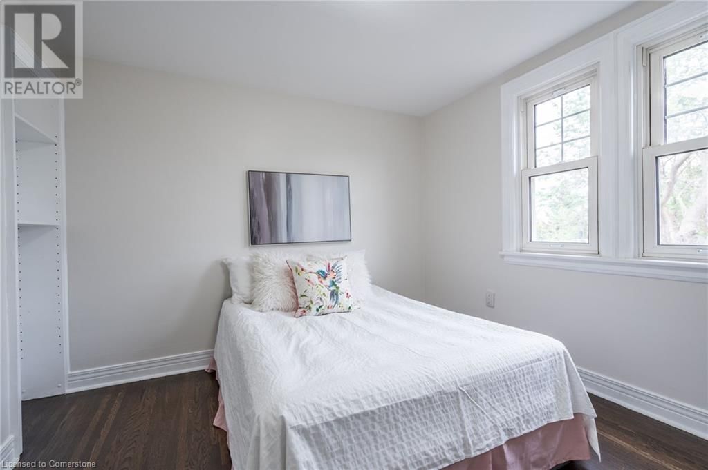 11 HUXLEY AVENUE SOUTH Image 26