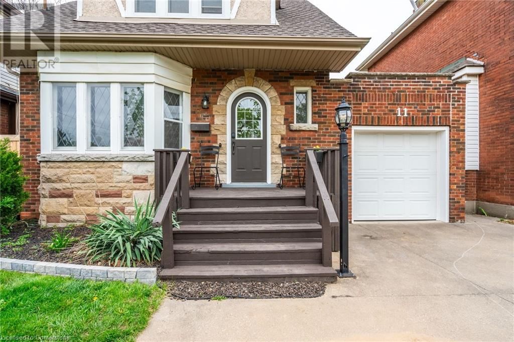 11 HUXLEY AVENUE SOUTH Image 4