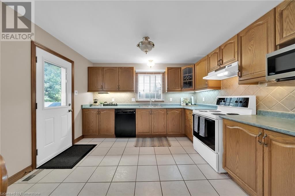 212 ALDERLEA AVENUE Image 12