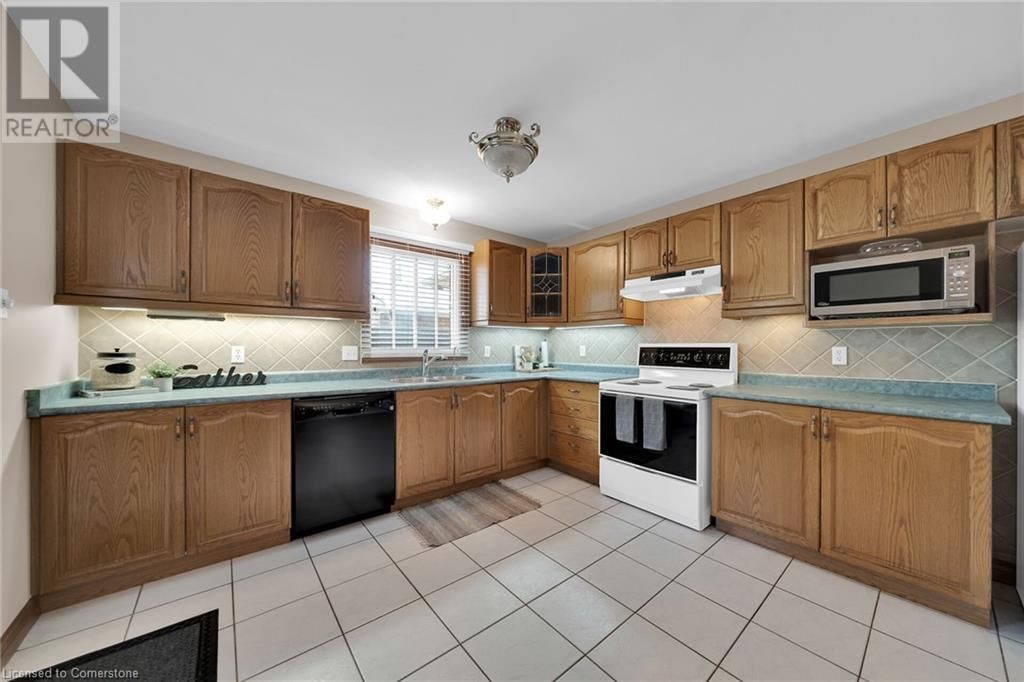 212 ALDERLEA AVENUE Image 13