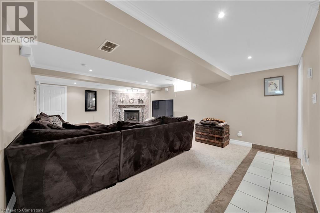 212 ALDERLEA AVENUE Image 26