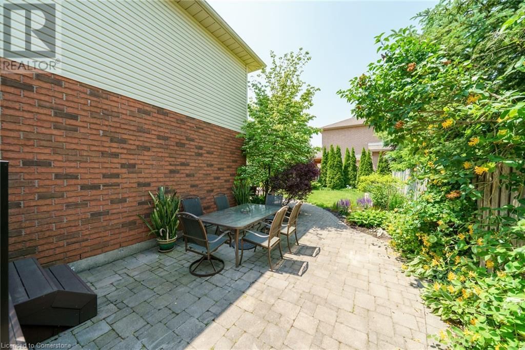 212 ALDERLEA AVENUE Image 34