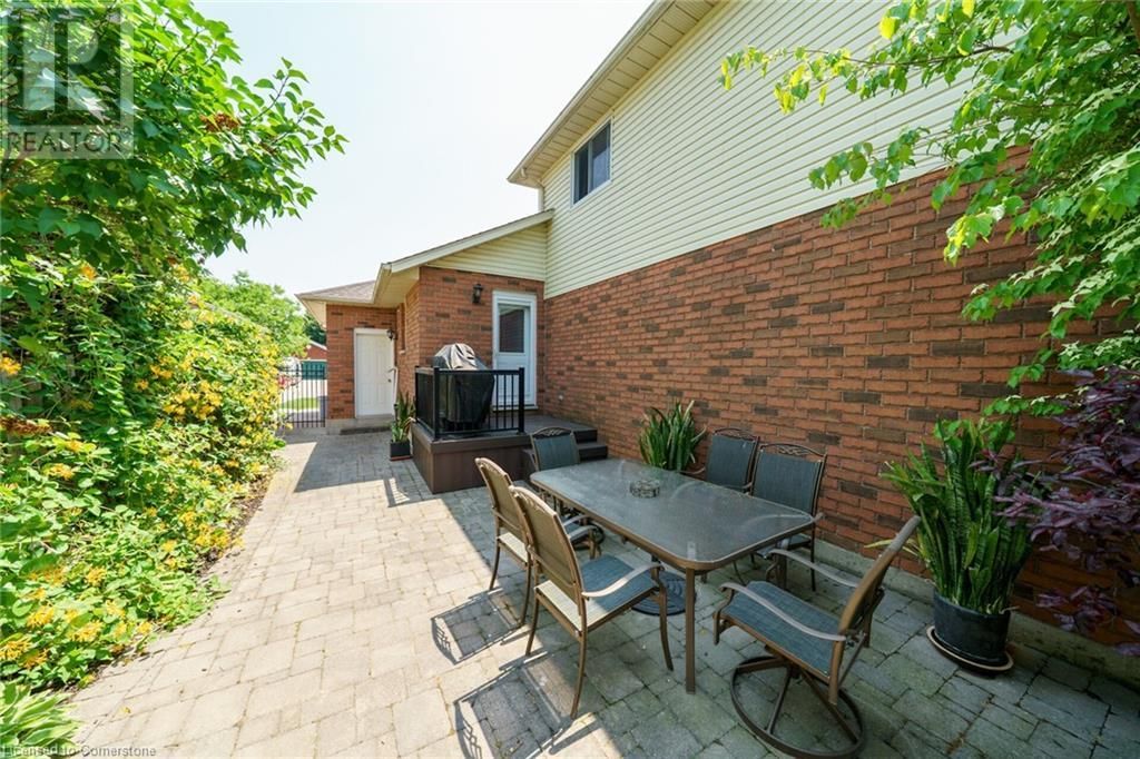 212 ALDERLEA AVENUE Image 35