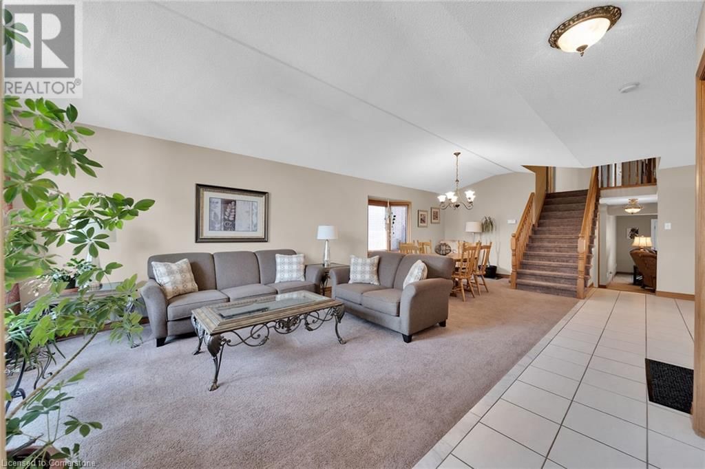 212 ALDERLEA AVENUE Image 4
