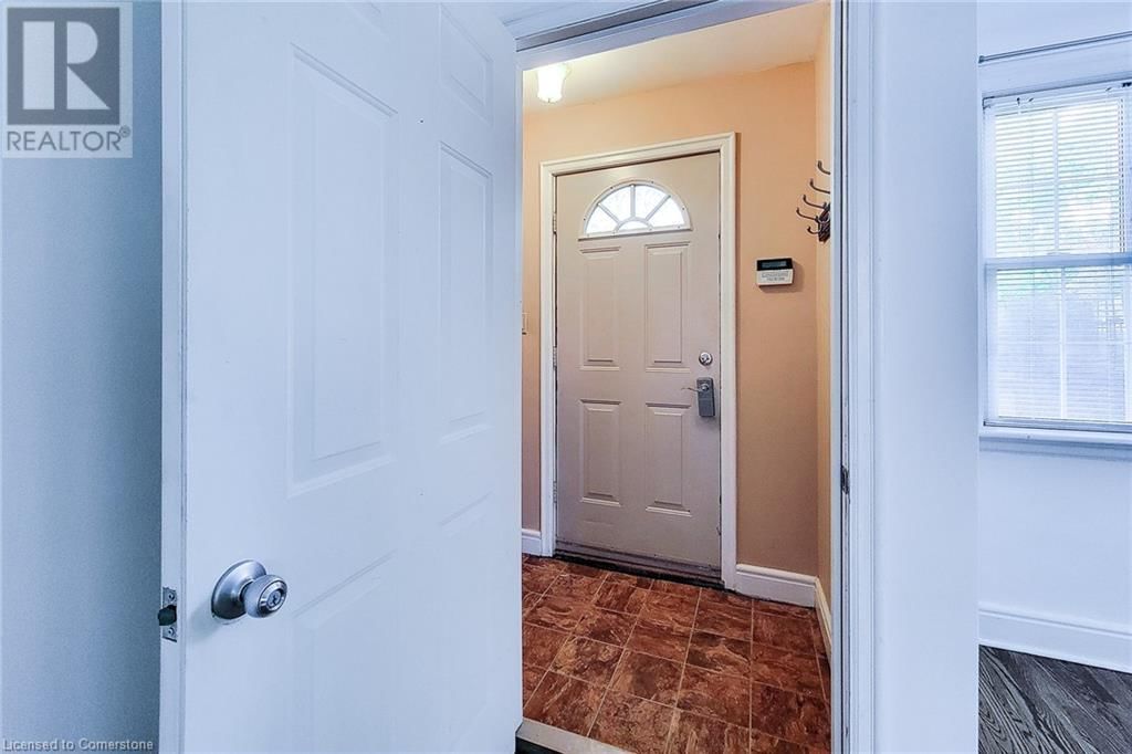 131 ERINDALE AVENUE Image 11