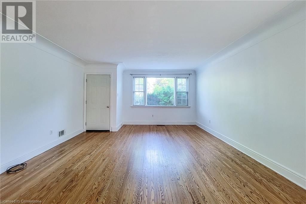 131 ERINDALE AVENUE Image 12