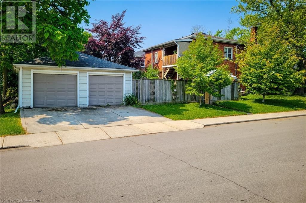 131 ERINDALE AVENUE Image 3