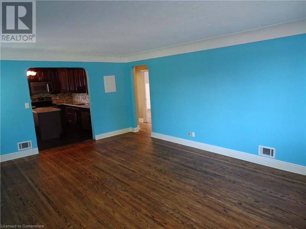 131 ERINDALE AVENUE Image 36