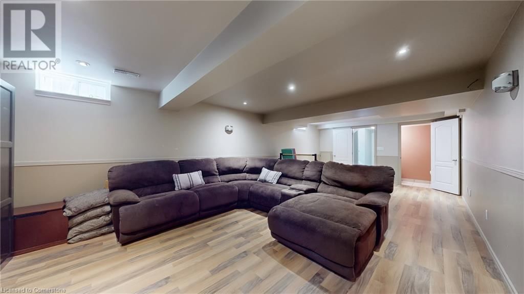 7 VIDAL COURT Image 34