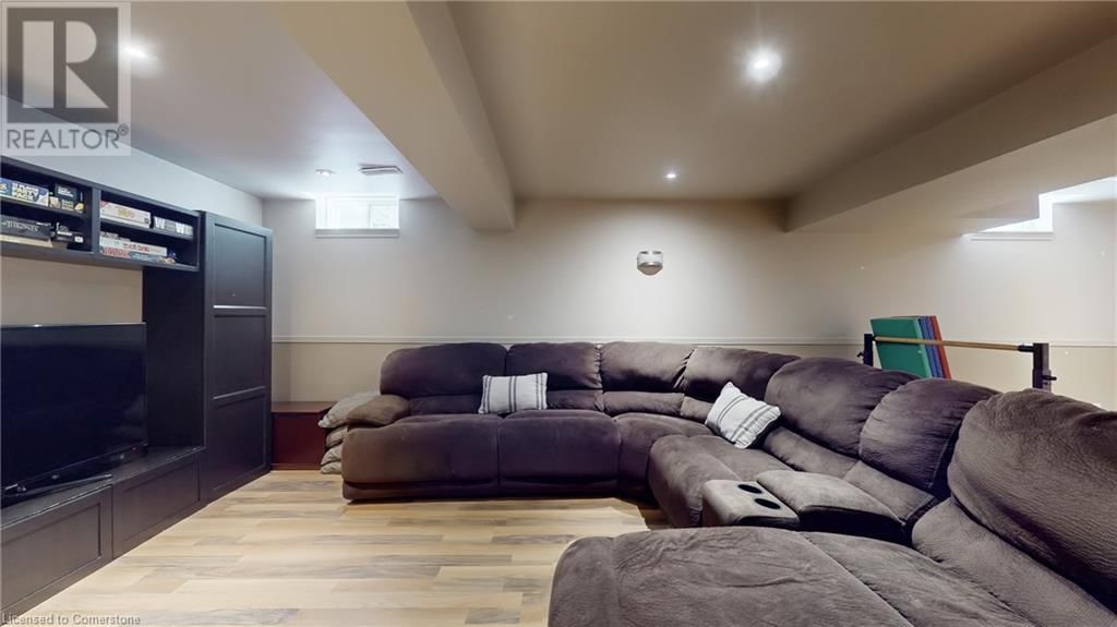7 VIDAL COURT Image 35