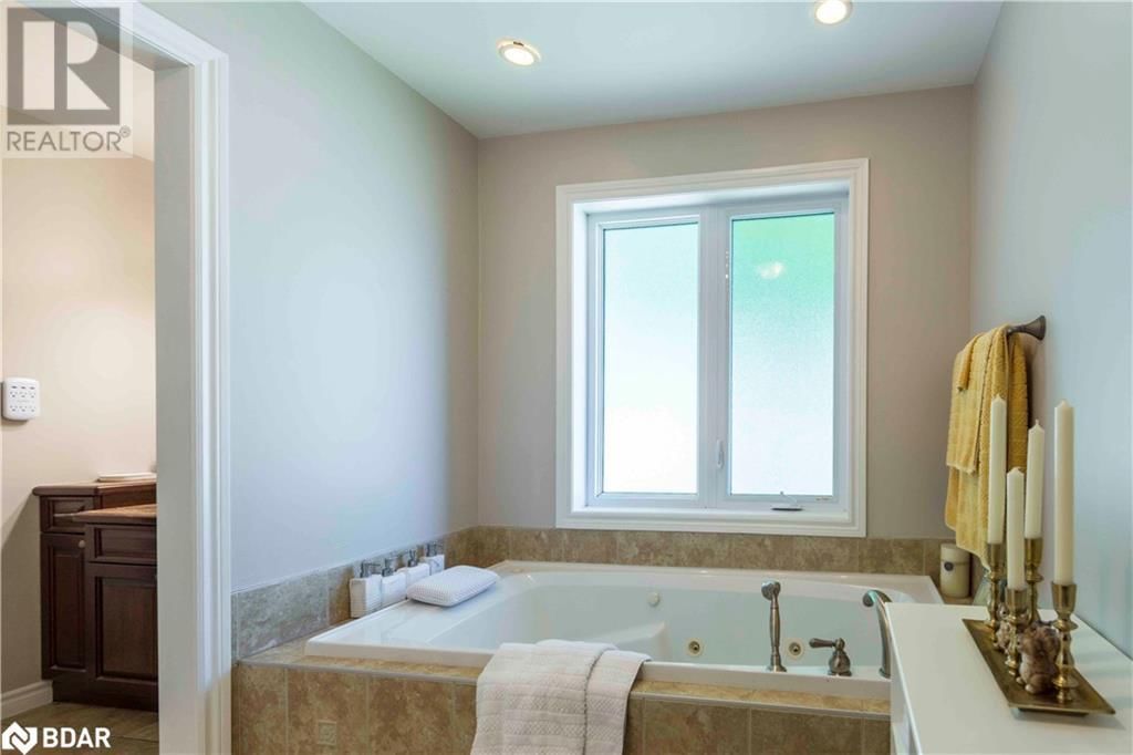 39 LAKEWOOD CRESCENT Image 21