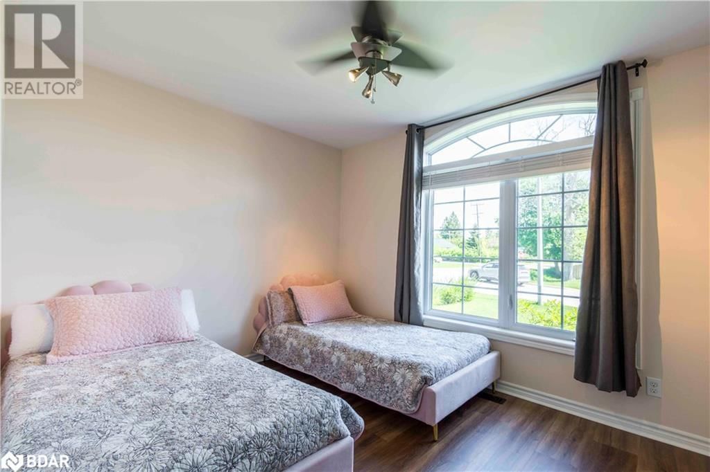 39 LAKEWOOD CRESCENT Image 22