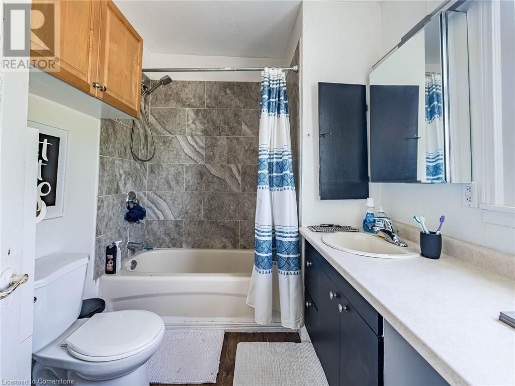4613 NORTH SERVICE ROAD Image 33