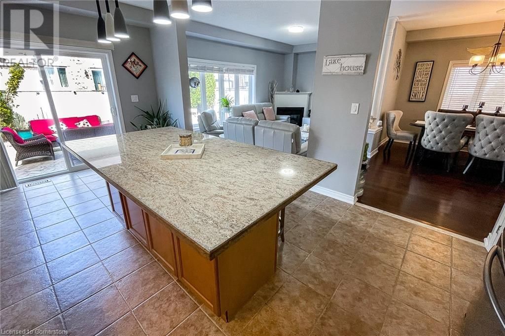 185 PALACEBEACH TRAIL Image 28