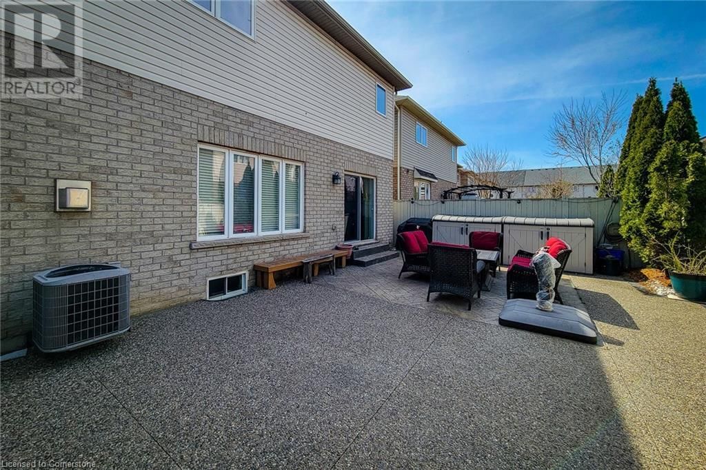 185 PALACEBEACH TRAIL Image 9