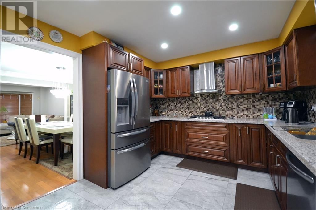 15 TALIA COURT Image 10